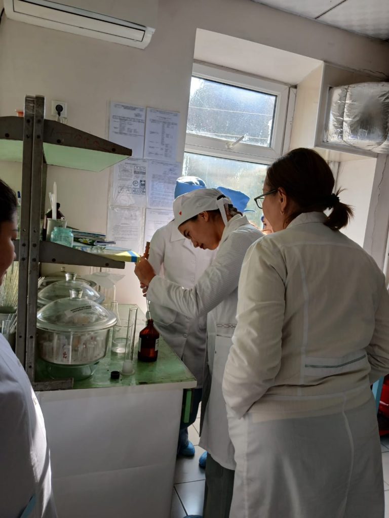 В Ошском Медицинском Колледже по академической мобильности студентов на отделении “Лабораторная диагностика ” проходили учёбу студенты Медицинского Колледжа ОШМУ: