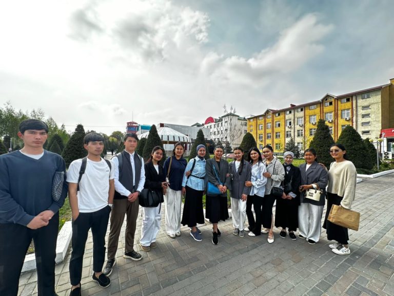 В рамках учебного процесса преподаватель цикла «Клинических дисциплин» Курсанбекова С.К. для студентов группы 1ДИа провела экскурсионное занятие